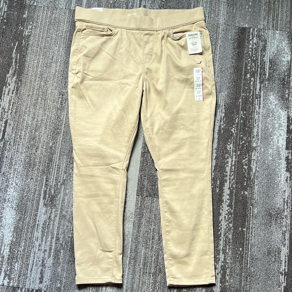 Size 18 Pull-on Skinny Levi Strauss